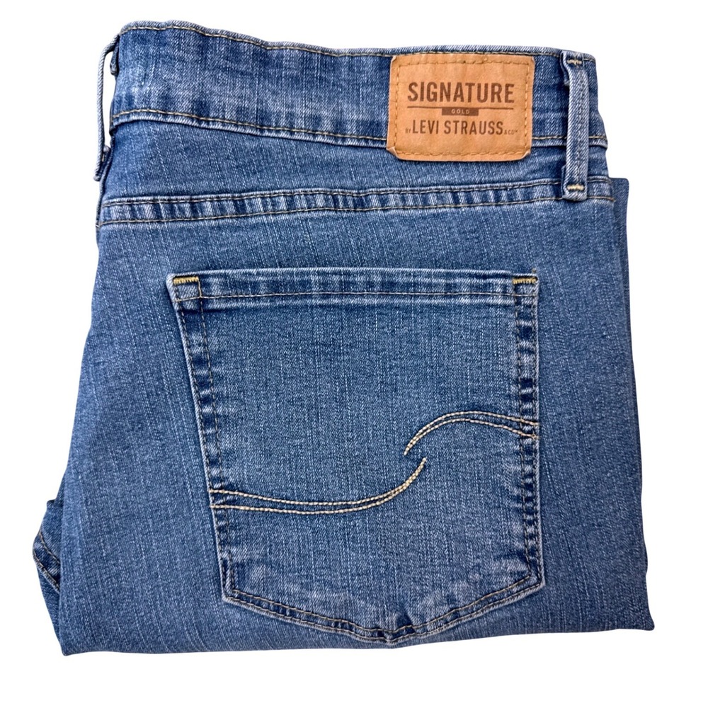 Signature by Levi Strauss Gold Label Womens Straight Leg Medium Wash Jeans 16M